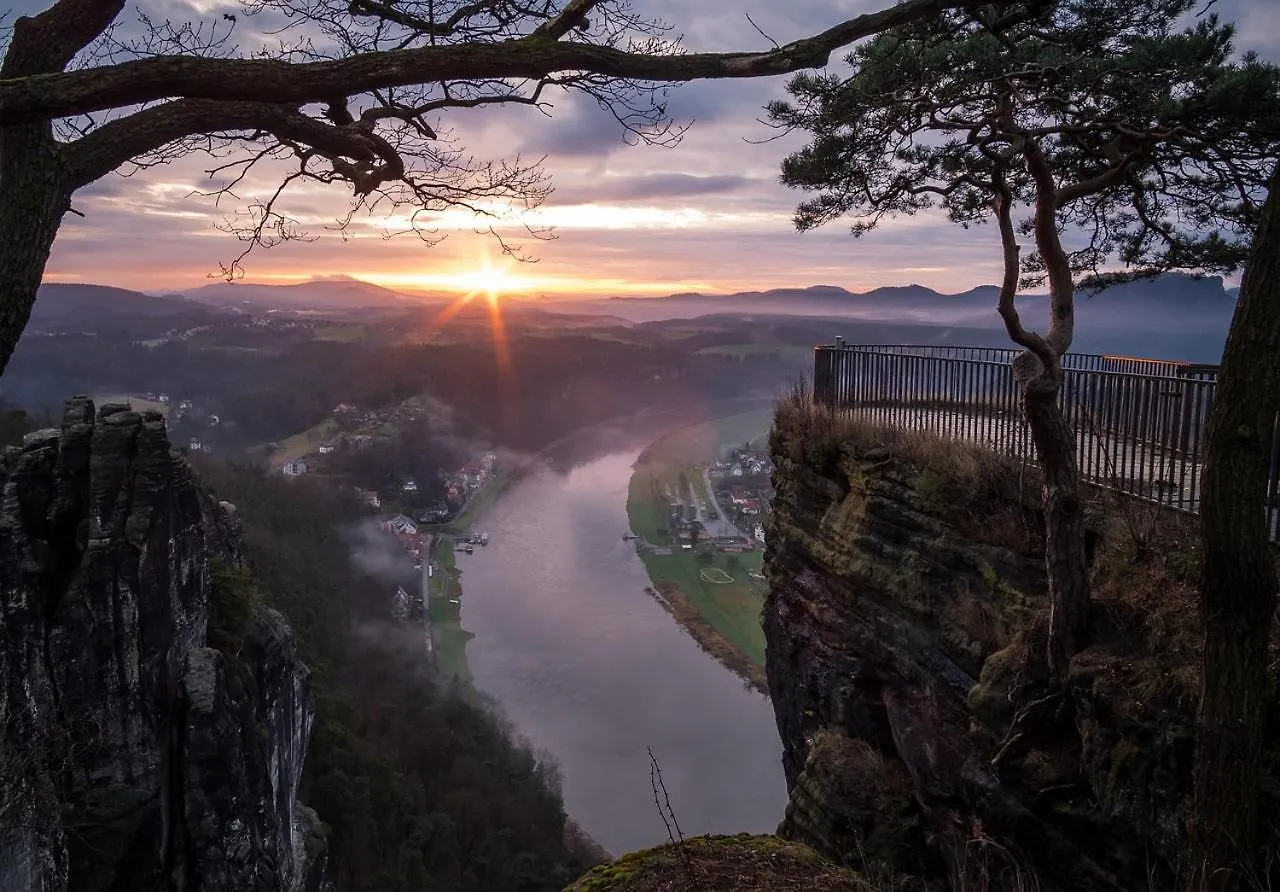 Dresden-Entspannung-Natur-Trifft-2-Staedte-Am-Fluss Drezno